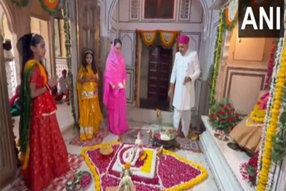 Rajasthan Deputy CM Diya Kumari offers prayers at City Palace Shiva Temple on 'First Day of Sawan'