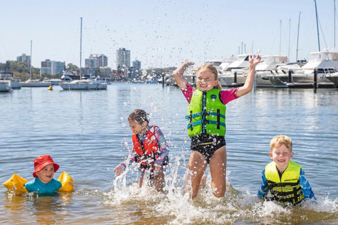 Perth weather- BOM warns severe heatwave to hit city as West Australians swelter