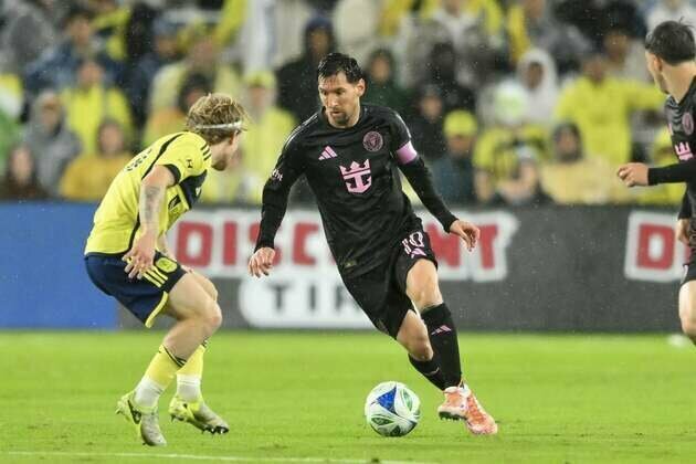 Argentina calls up Lionel Messi with Miami still in playoffs