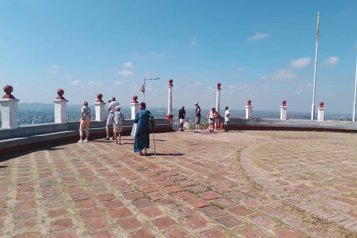 Those of Us Still Standing in Cuba, Dont Know What to Do - Havana Times