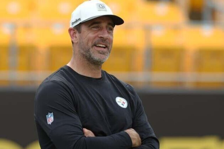 Aaron Rodgers not sure he wants post-career invite, honors from Packers