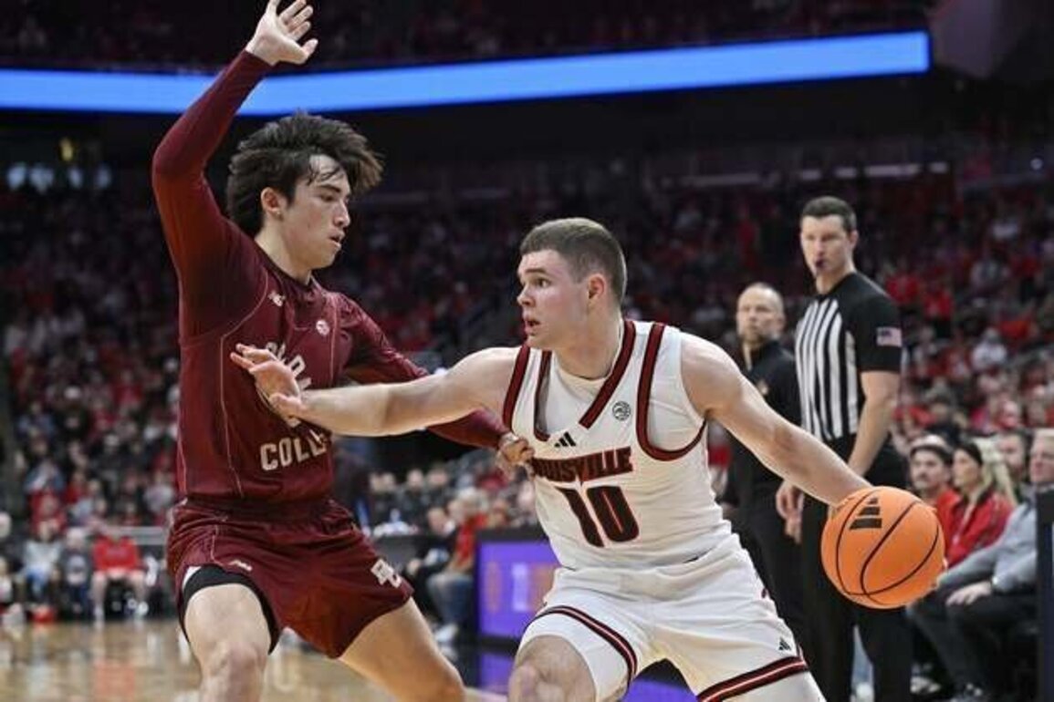No. 16 Virginia begins challenging stretch at No. 20 Louisville
