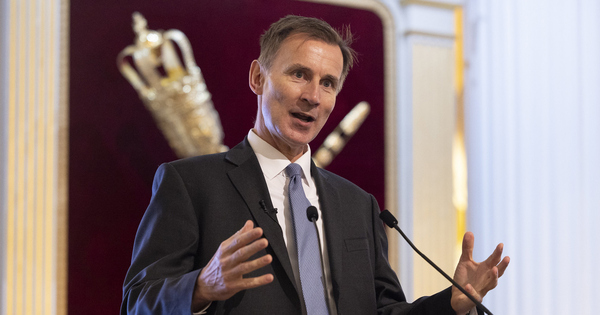 Jeremy Hunt to hold summit with bank CEOs over dwindling valuations - Vimarsana News