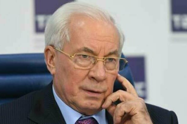Ex-Ukraine PM predicts Zelensky will flee country