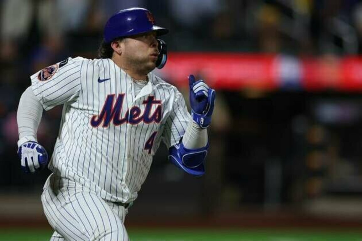 Clinging to final wild card, Mets chase series win vs. Padres