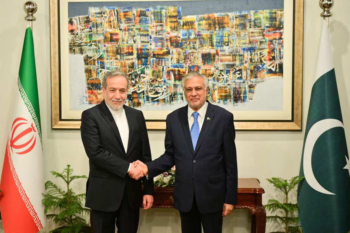 Pakistani, Iranian FMs discuss regional situation, Islamabad's diplomatic manoeuvres