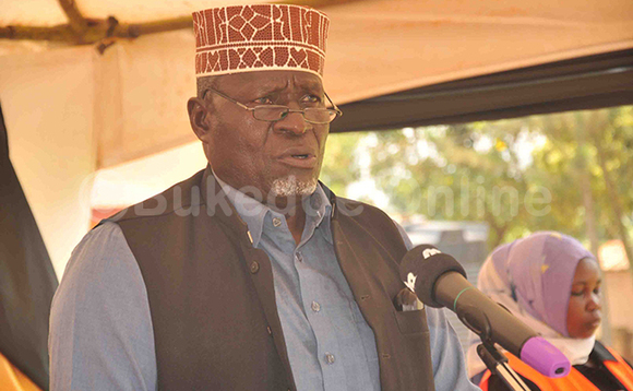 Amir Kaire ng'ayogera. Amir Kaire ng'ayogera.