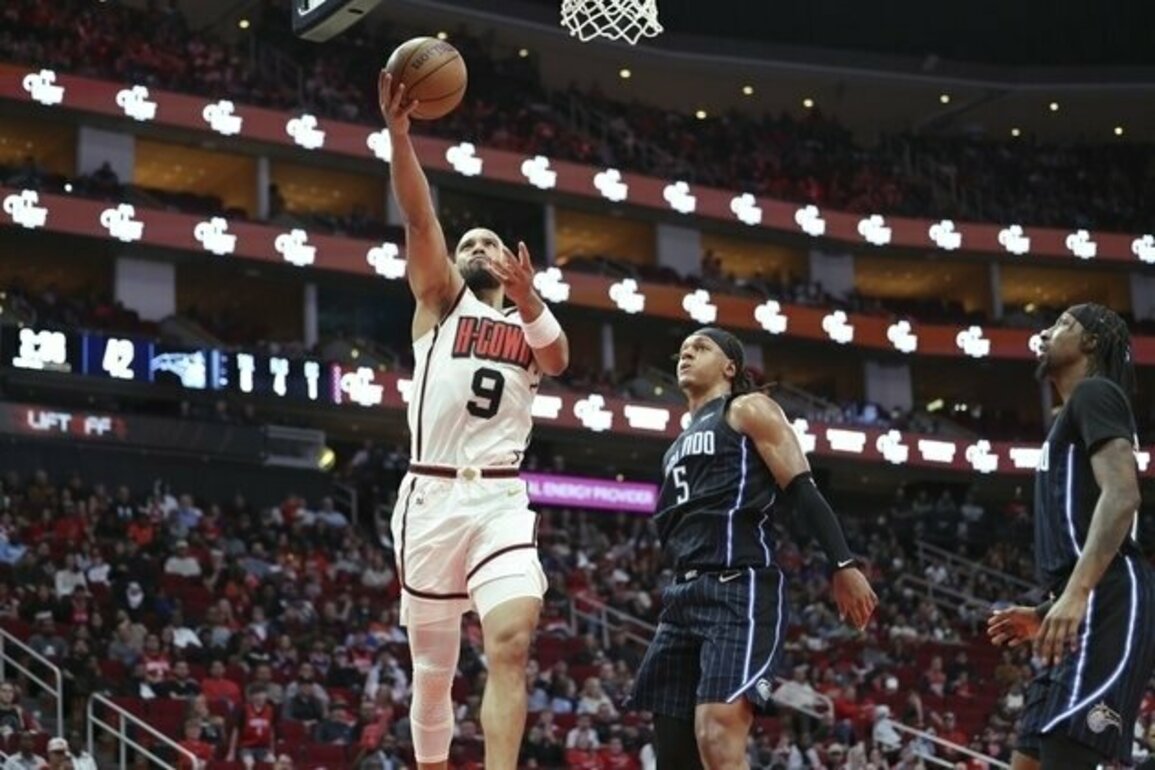 Strong defense carries Rockets past Magic