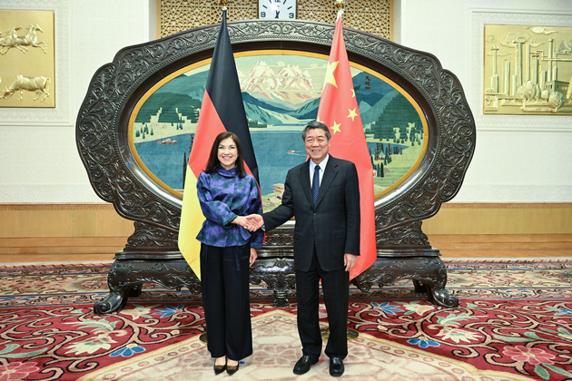 CHINA-BEIJING-HE LIFENG-GERMANY-ECONOMY AND ENERGY MINISTER-MEETING (CN)