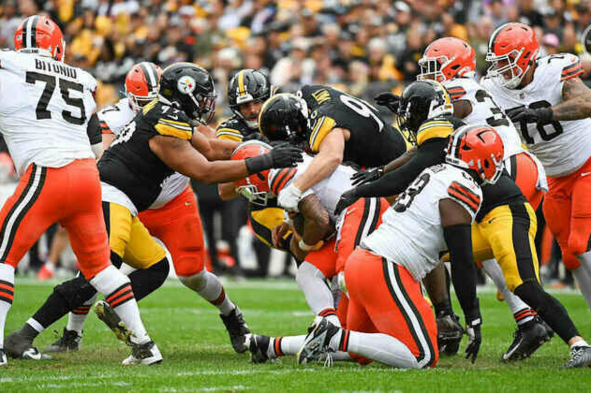 Steelers defeat Browns, 23-9
