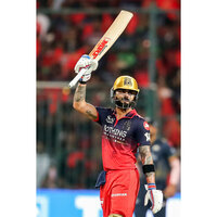 "Constantly rediscovers with every passing year": Dinesh Karthik praises Virat Kohli's consistency in IPL