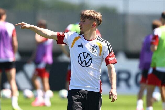 German prodigy Lennart Karl sidelined for World Cup with torn muscle