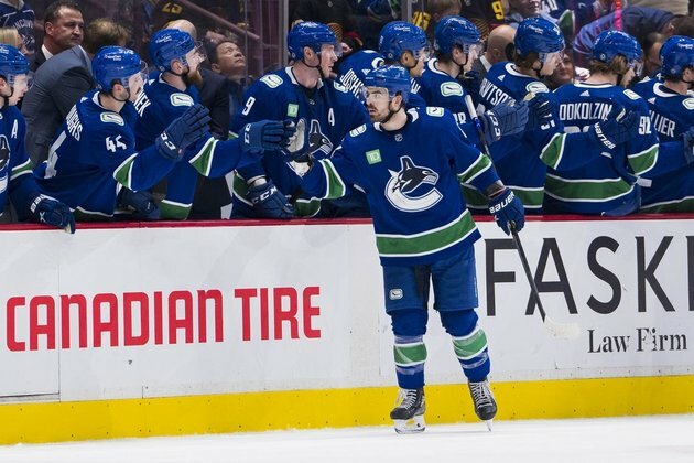 Canucks extend win string against Sharks