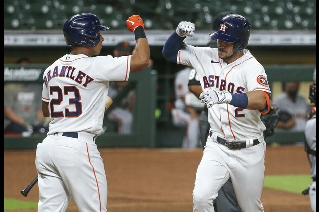 Giants rally past Astros for 10-inning win