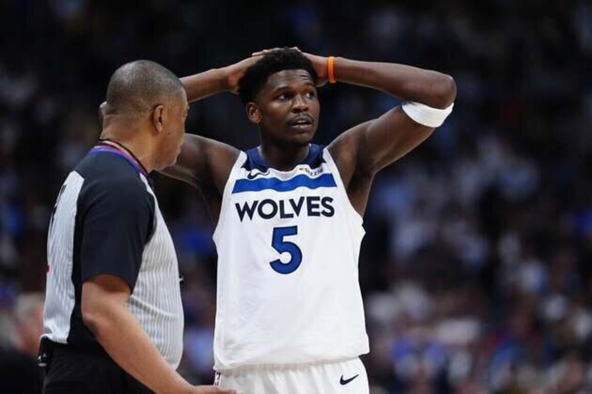 Timberwolves G Anthony Edwards (knee) week-to-week