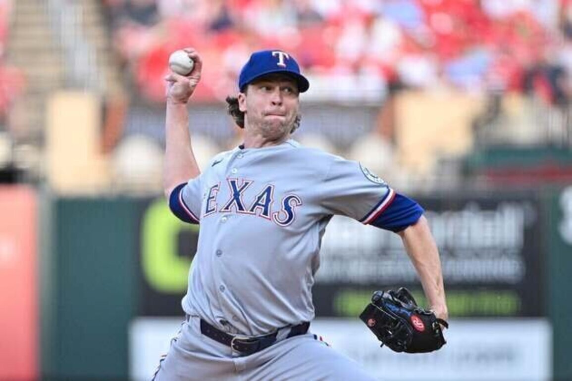 Jacob deGrom earns 100th victory as Rangers edge Cardinals