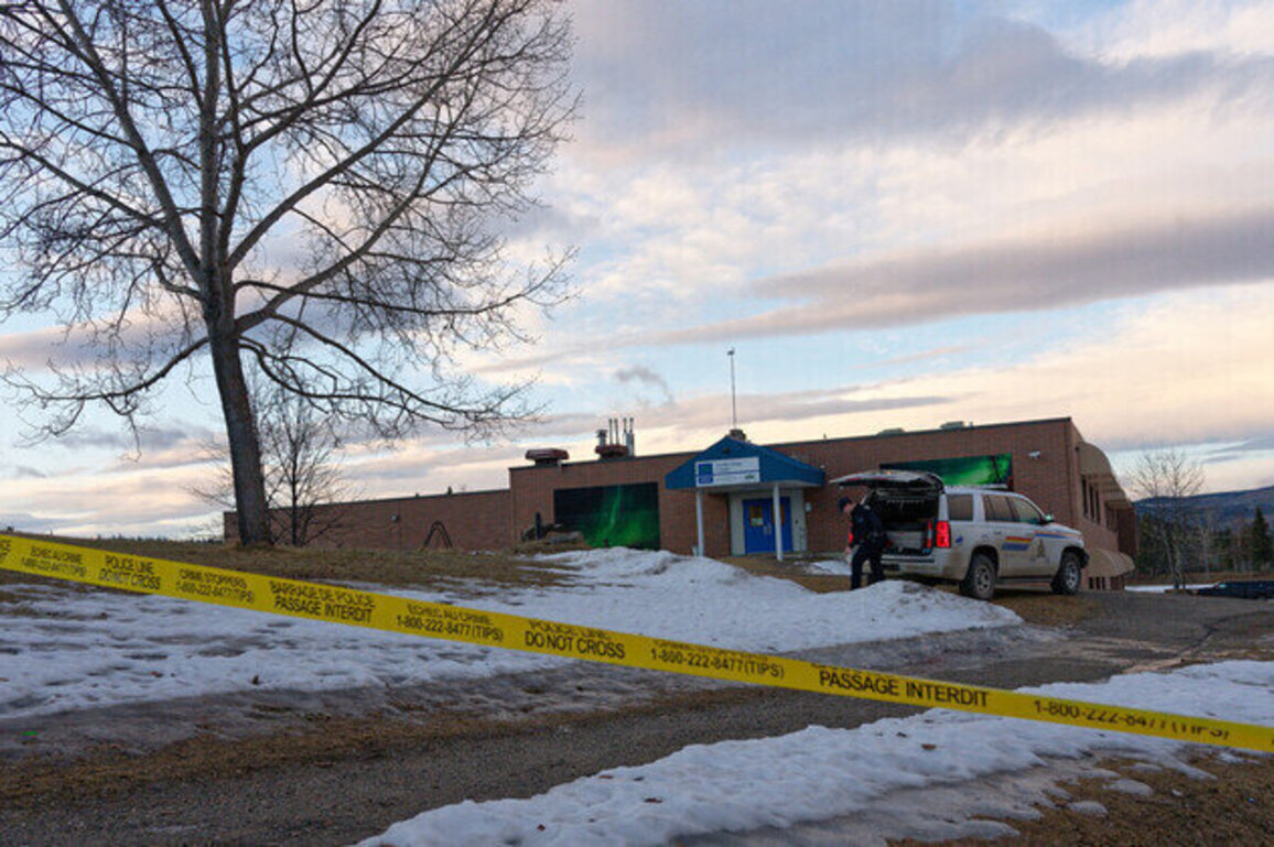 Canadian media identifies dress-wearing school shooter