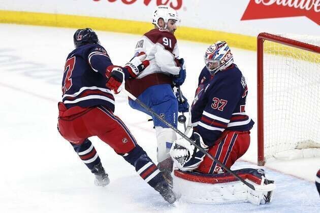 Connor Hellebuyck, Jets get crucial win vs. NHL-best Avs