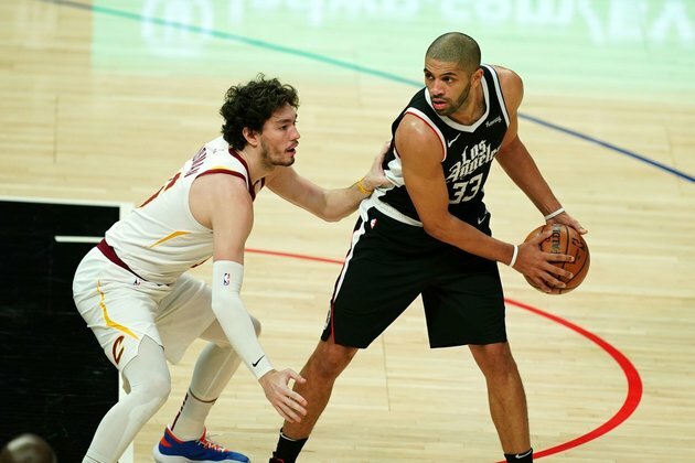 Cavs cruise past Clippers for 3rd straight win