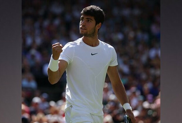 Wimbledon: Sublime Carlos Alcaraz drubs Alexandre Muller to reach R3