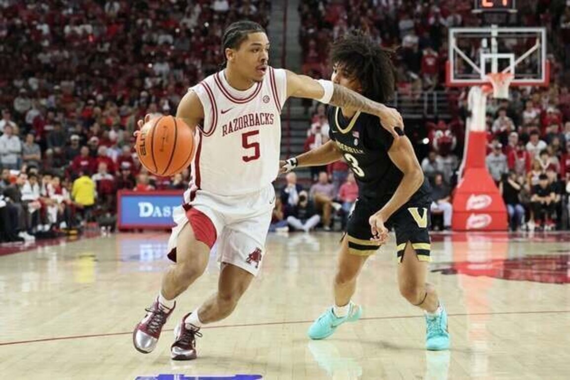 No. 20 Arkansas out to halt road woes vs. reeling Oklahoma