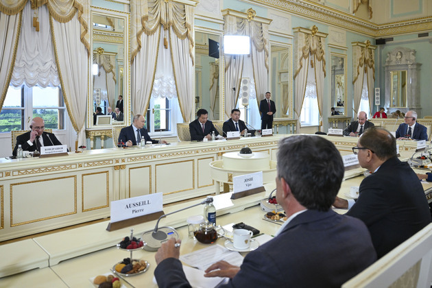 RUSSIA-ST. PETERSBURG-PUTIN-CHINA-BILATERAL TIES