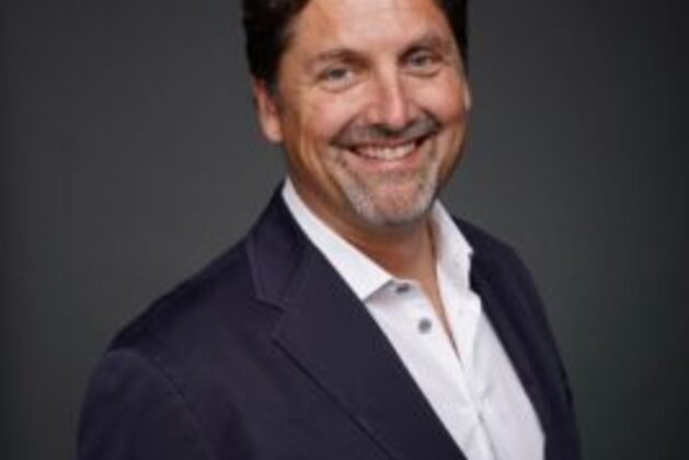 Warren To Oversee CBS Stations In Northern California