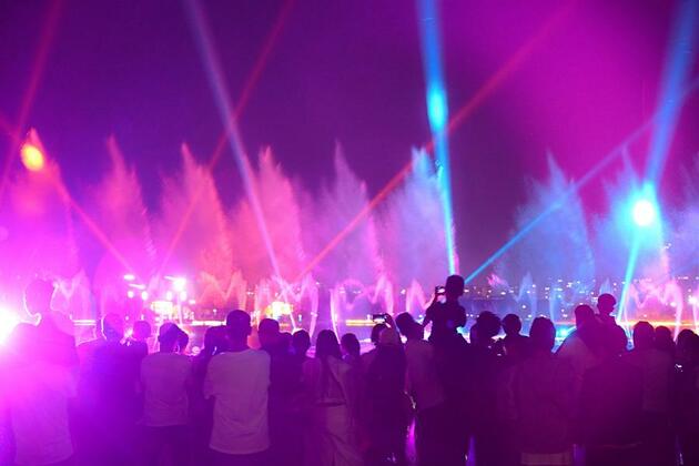 China's live music performances go viral, fueling consumption growth