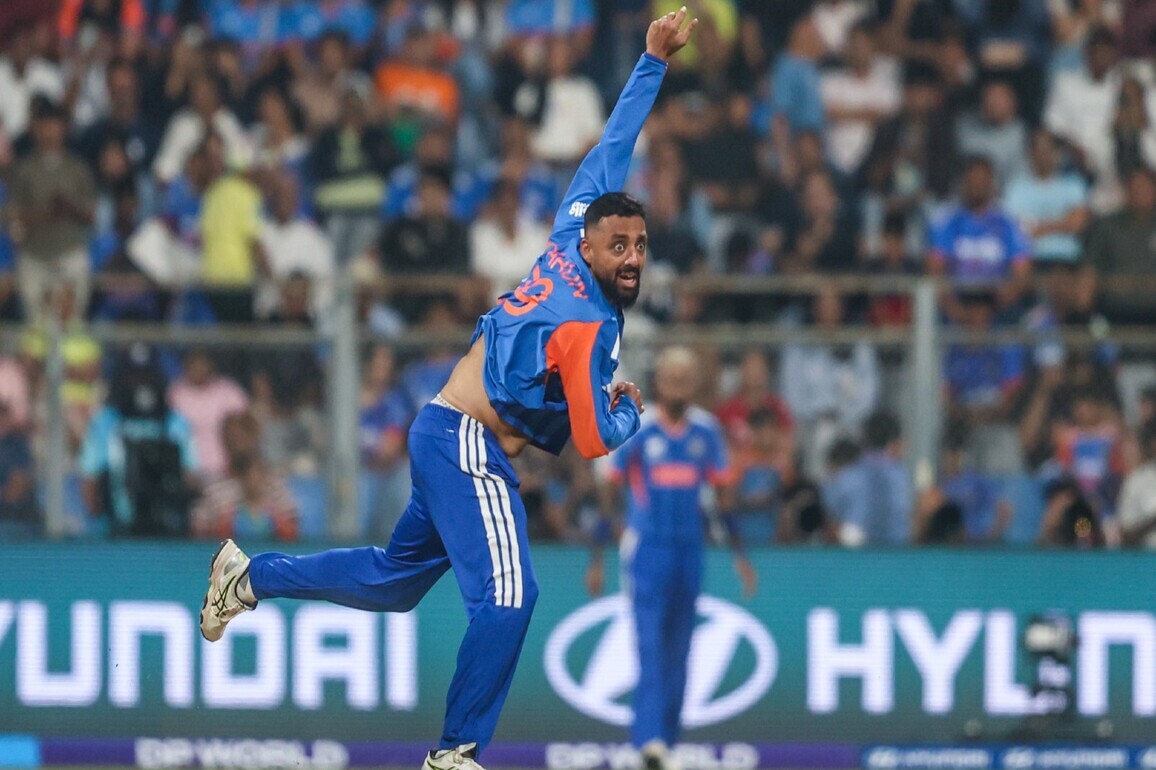 "He had no answer": Irfan Pathan speaks on Varun Chakaravarthy's unsuccessful outing against Proteas in T20 WC clash