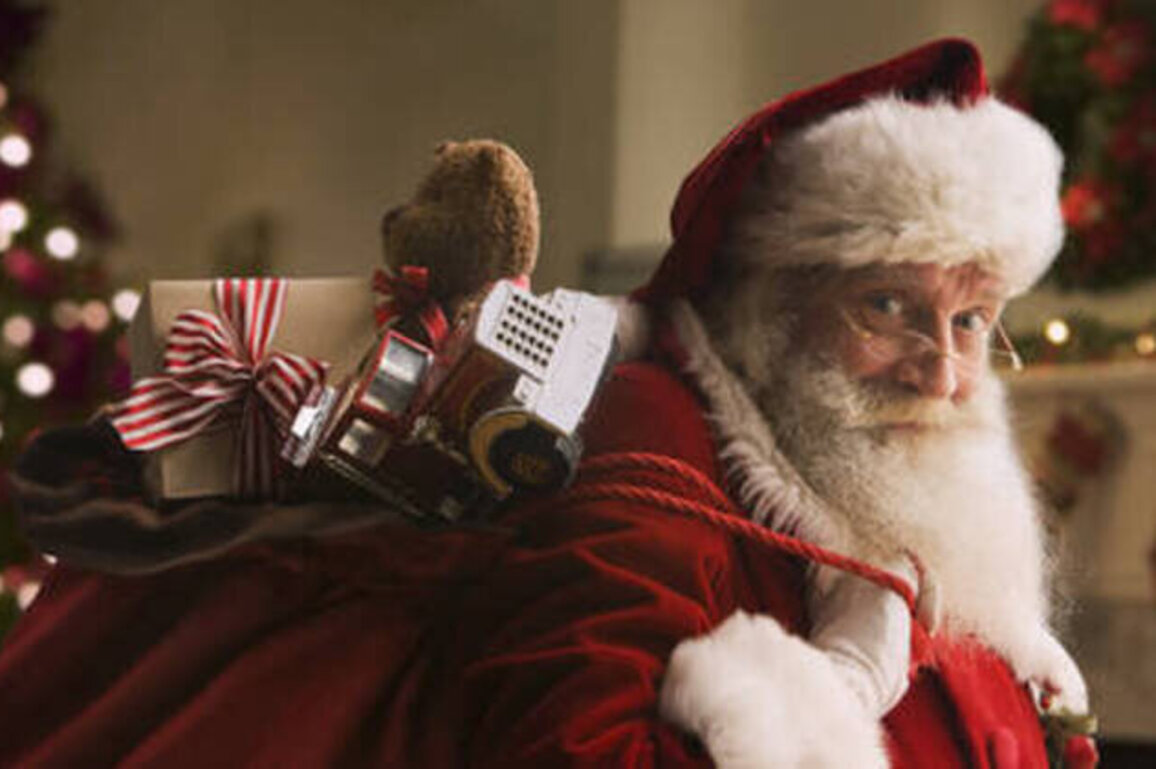 British museum calls for 'decolonizing' Santa