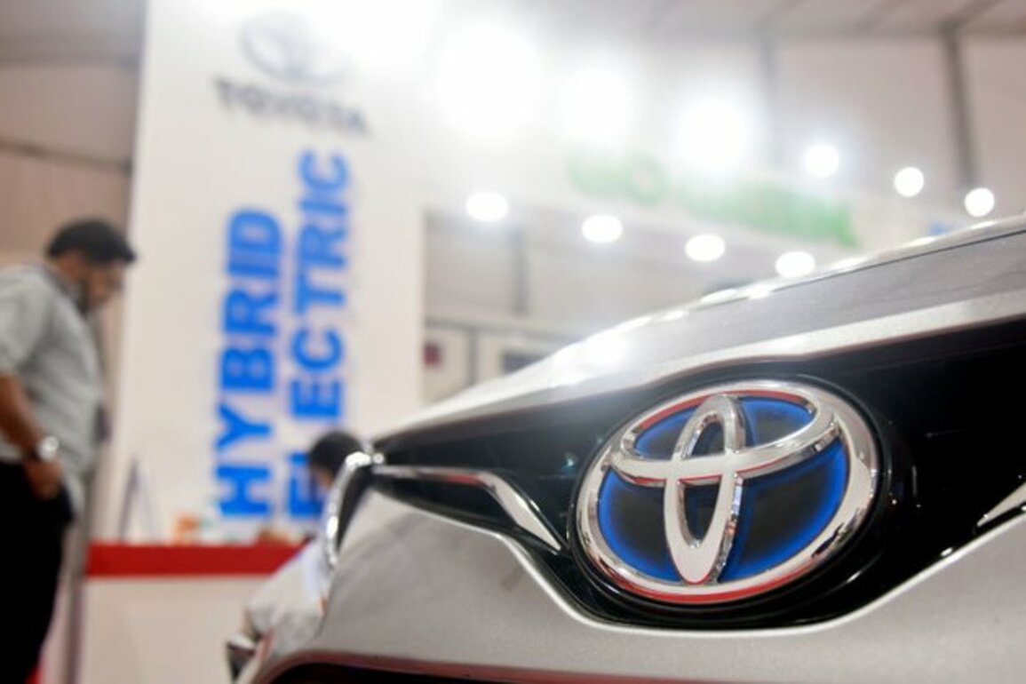 World's largest automaker calls on India to change hybrid-car policy
