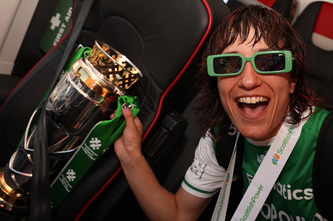 Hibernian FC - Gallery- SWPL Trophy Returns To Easter Road