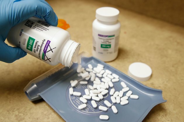WHO Halts Hydroxychloroquine, HIV Drugs in COVID Trials