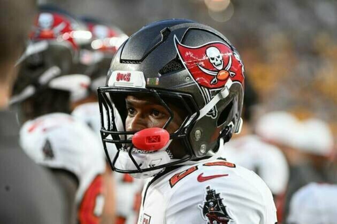 Bucs S Shilo Sanders ejected for throwing punch at Bills player