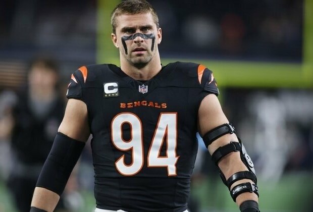 Bengals DE Sam Hubbard, 29, retires