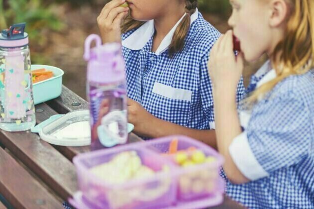 Australian kids BYO lunches to school. There is a healthier way to feed students