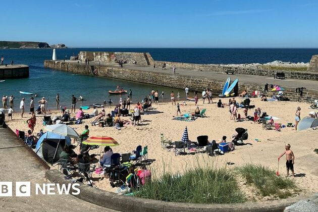 Temperature hits 32C on Scotland&#39;s hottest day in two years