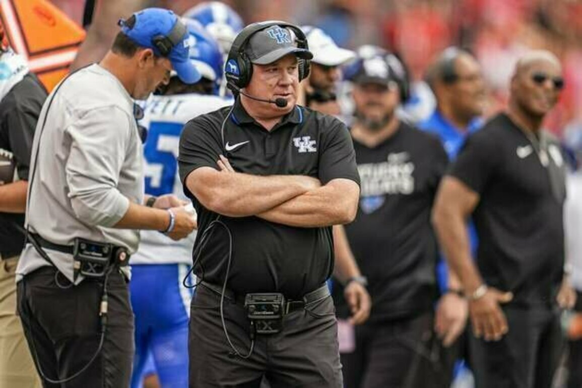 Mark Stoops says 'zero chance' he steps down from Kentucky