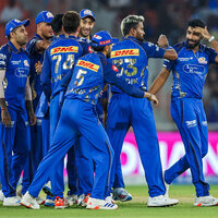 Mumbai Indians players to wear black armbands in SRH match after death of staff member's daughter