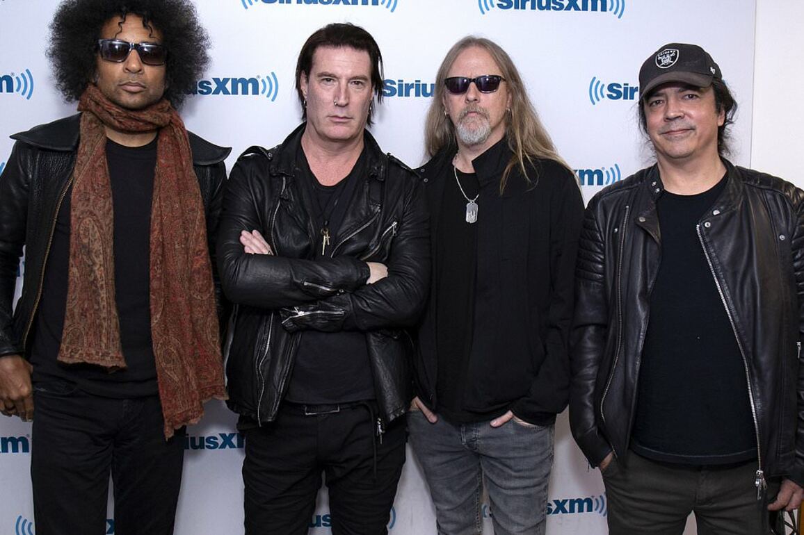 Iconic 90s rock band cancels tour after drummer suffers medical emergency