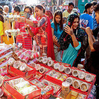 Karva Chauth spurs estimated Rs 28,000 cr business nationwide, Rs 8,000 cr in Delhi alone: CAIT