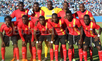 Ttiimu ya Uganda eyatandika omupiira gwa Botswana. Abakutamye okuva ku kkono mu maaso; Denis Guma, Khalid Aucho, Isaac Isinde, Farouk Miya, William Luwagga Kizito ne Tony Mawejje. Abayimiridde emabega okuva ku kkono; Joseph Ochaya, Hassan Wasswa, Denis Onyango, Murushid Jjuuko ne Geofrey Massa. Ttiimu ya Uganda eyatandika omupiira gwa Botswana. Abakutamye okuva ku kkono mu maaso; Denis Guma, Khalid Aucho, Isaac Isinde, Farouk Miya, William Luwagga Kizito ne Tony Mawejje. Abayimiridde emabega okuva ku kkono; Joseph Ochaya, Hassan Wasswa, Denis Onyango, Murushid Jjuuko ne Geofrey Massa.