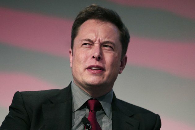 Tesla investors demand billions from Elon Musk
