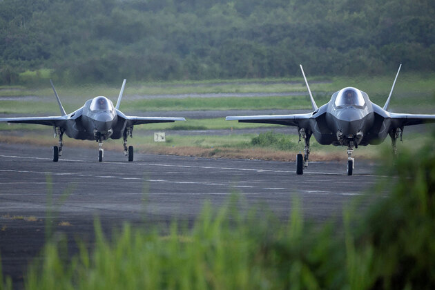 US-Venezuela tensions escalate as F-35 jets land in Puerto Rico