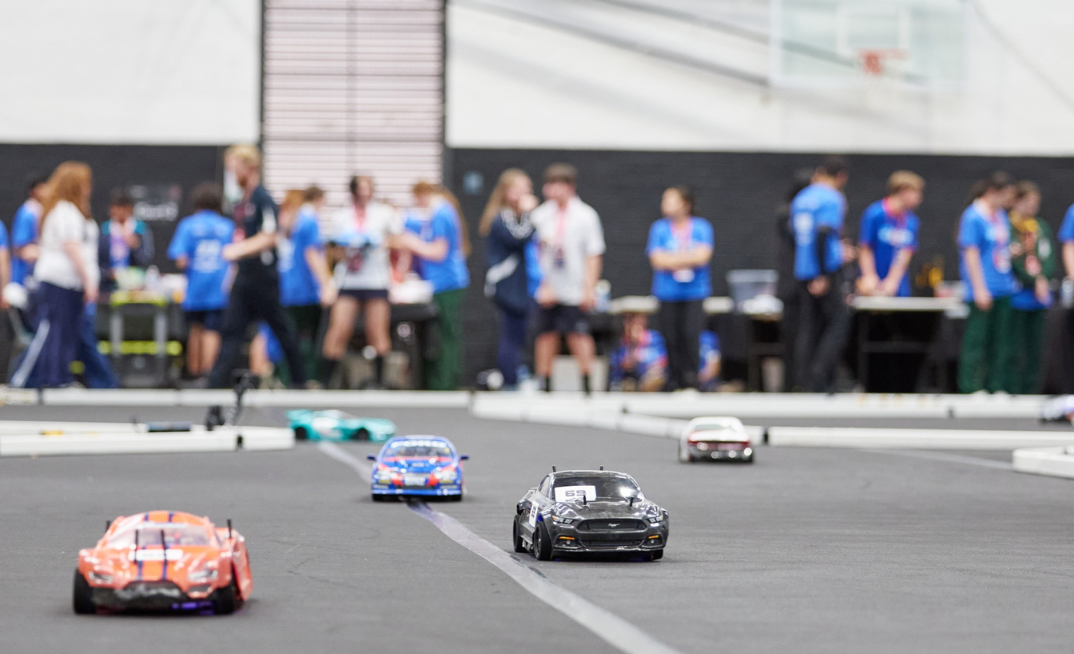 Student made hydrogen powered RC cars