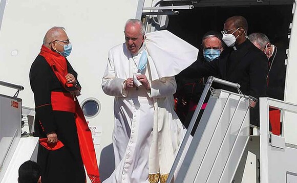 Paapa Francis nga yaakatuuka mu Iraq ku Lwokutaano. Paapa Francis nga yaakatuuka mu Iraq ku Lwokutaano.