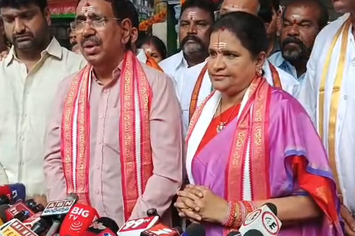 Andhra Minister Ponguru Narayana participates in Maha Shivaratri celebration with wife
