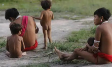 Mulheres e crianças Yanomami, em Sucuru, RR/Divulgação