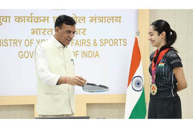 Union Sports Minister Mandaviya honours Squash star Anahat Singh, Indian junior men's team for medal wins at World Junior C'ships 2026