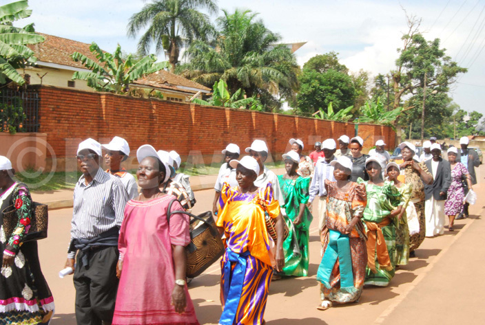  he elderly marching to the ministry of health to present their petition 